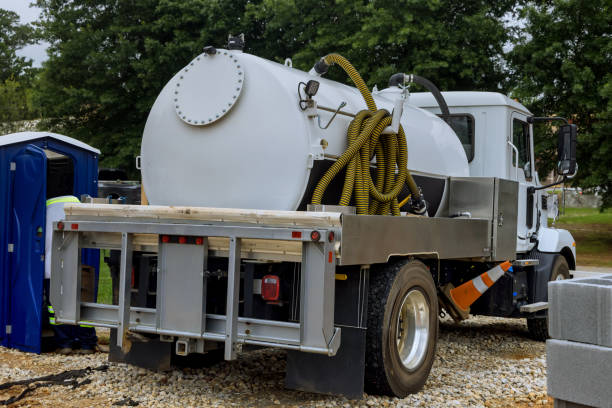 Best Porta potty delivery and setup  in Streamwood, IL